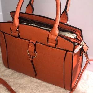 La Terre Crossbody/Handbag